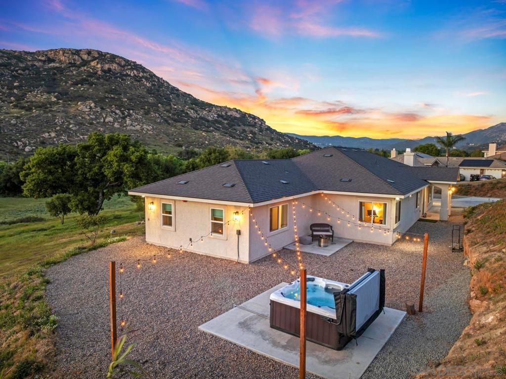 Backyard, Exterior, Hot Tub