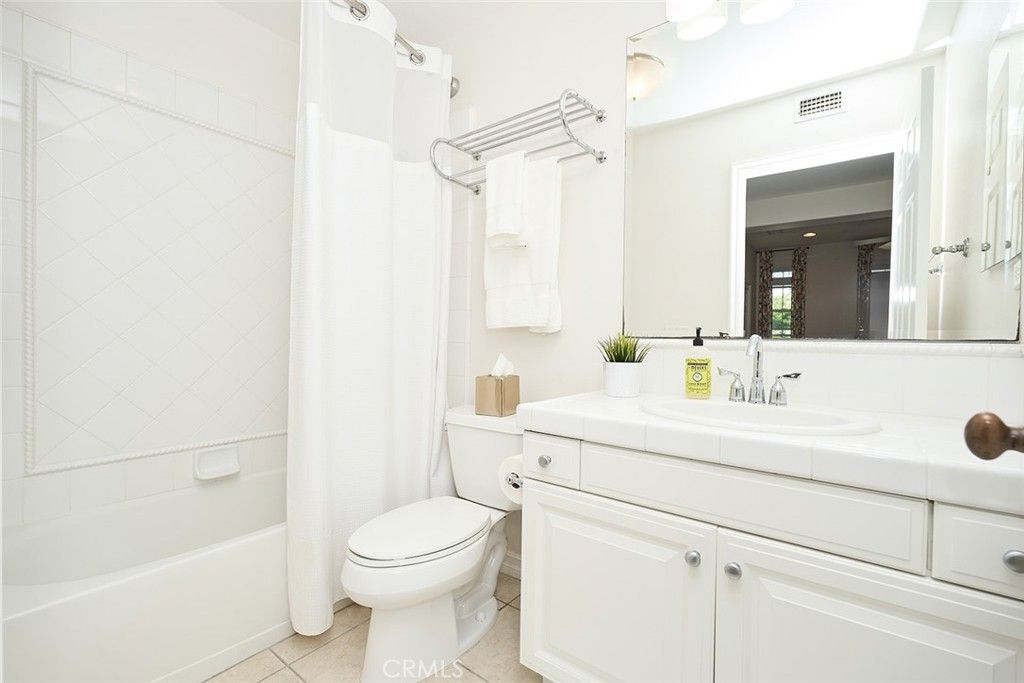 Bathroom, Interior, Tile Countertops