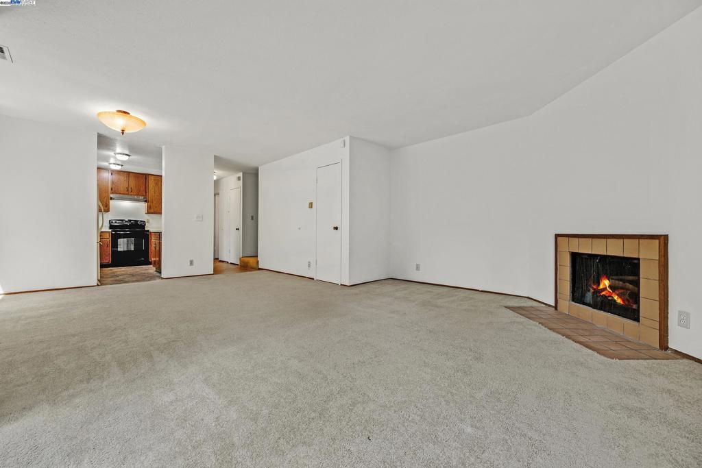 Empty room, Fireplace, Interior