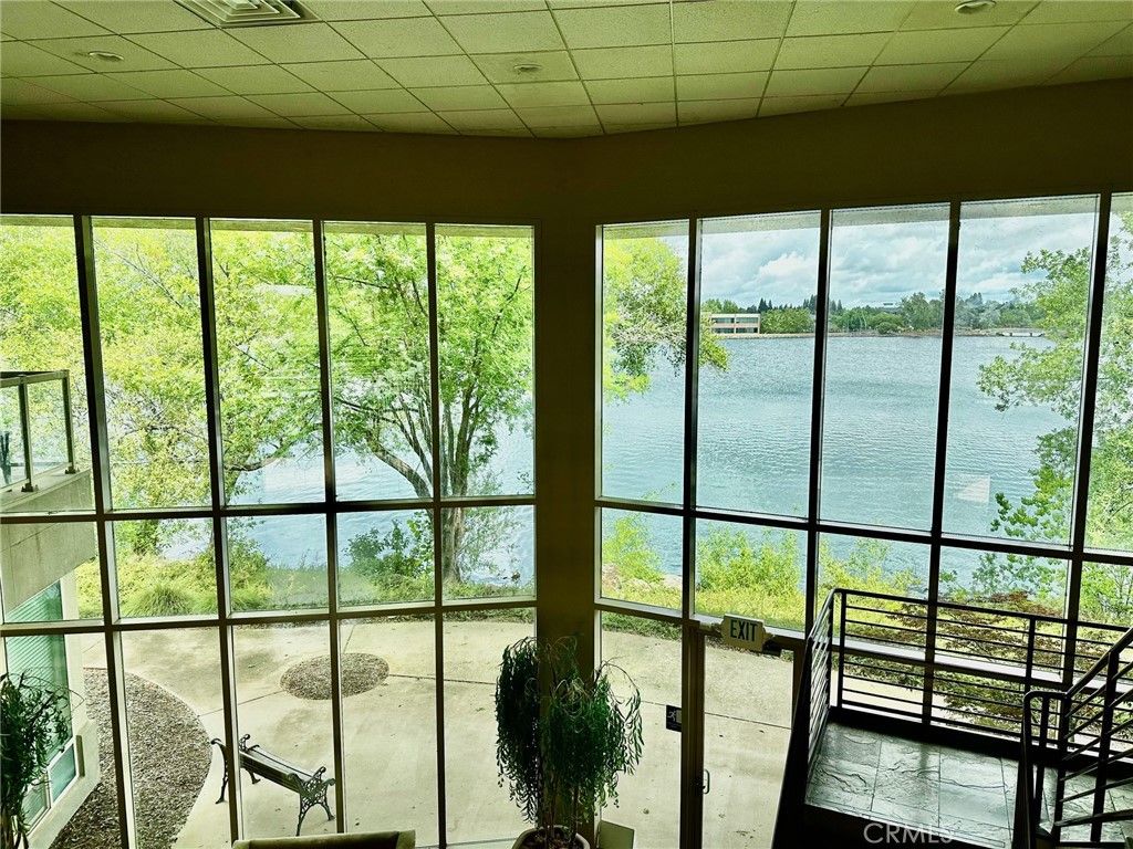 Interior, Sun Room, Water