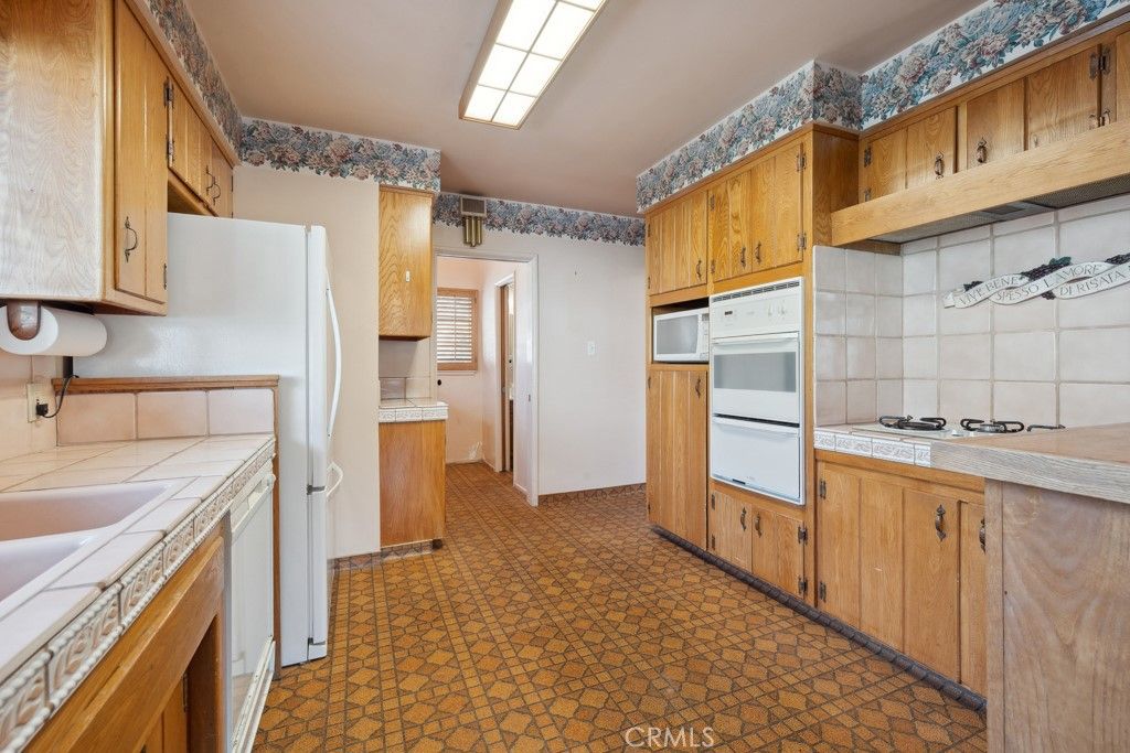 Interior, Kitchen, Tile Countertops