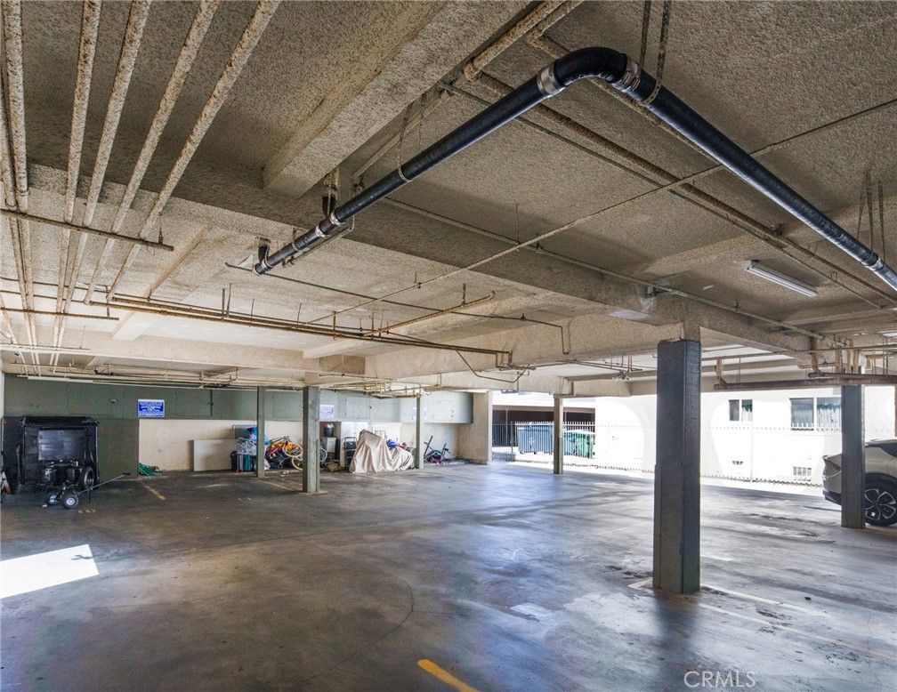 Garage, Interior