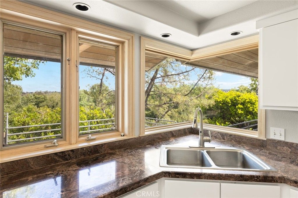 Interior, Kitchen, Recessed Lighting, Water