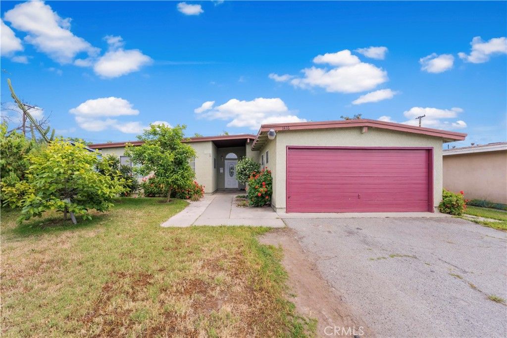 Backyard, Detached Garage, Exterior