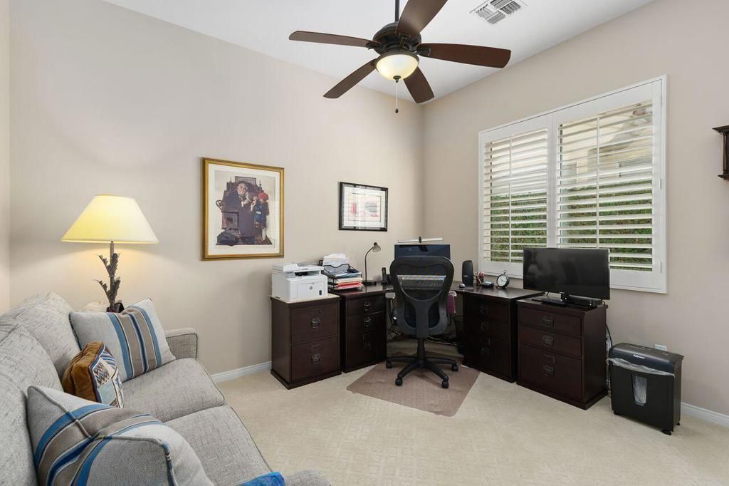 Home Office, Interior