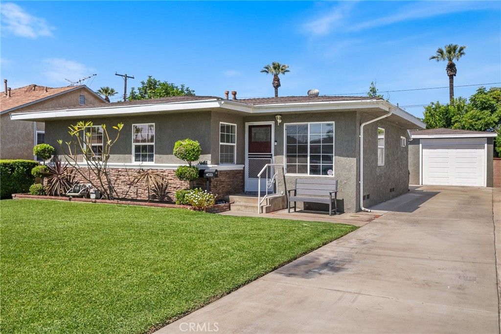 Backyard, Detached Garage, Exterior