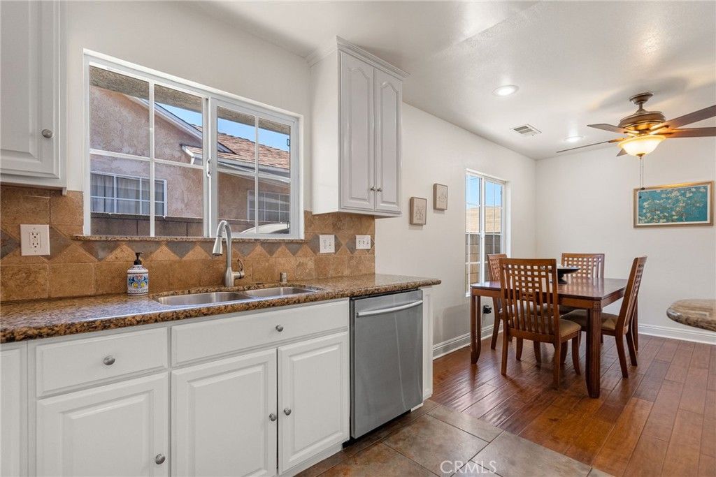 Dining room, Interior, Kitchen, Recessed Lighting, Wood Texture Flooring