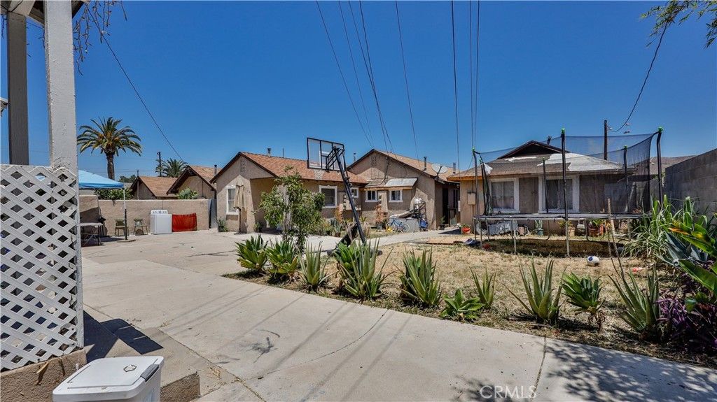 Backyard, Detached Garage, Exterior