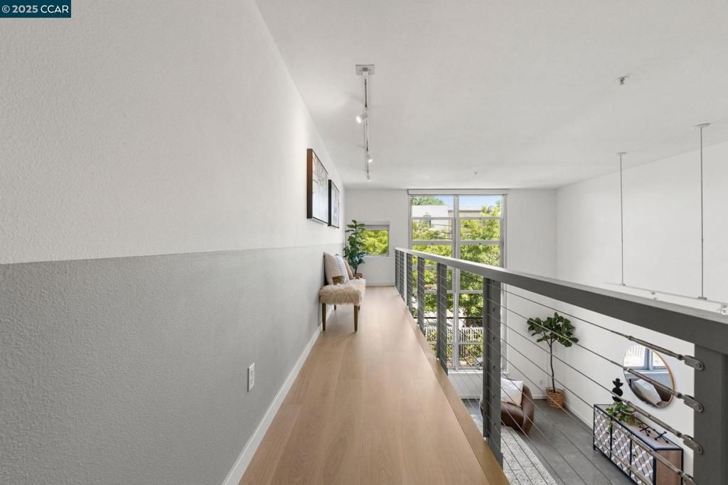 Interior, Pendant Lights, Wood Texture Flooring