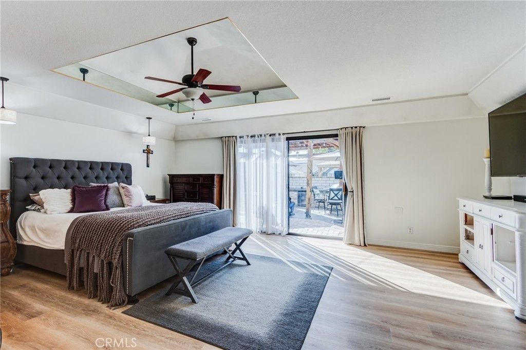 Bedroom, Interior, Pendant Lights, Wood Texture Flooring