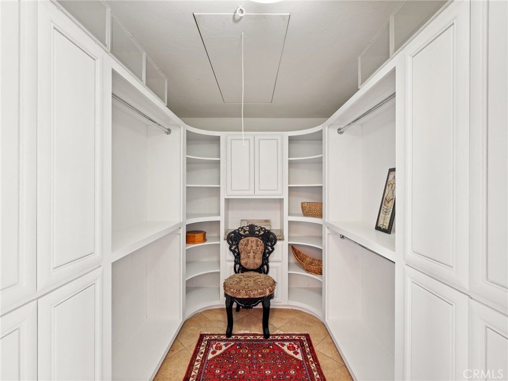 Interior, Walk-in Closets