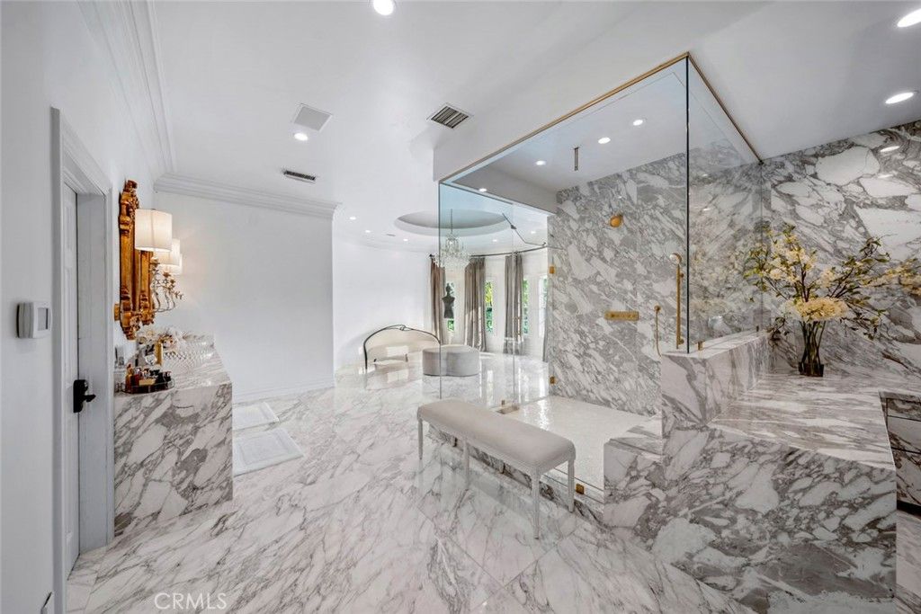 Bathroom, Interior, Marble, Marble Walls, Recessed Lighting