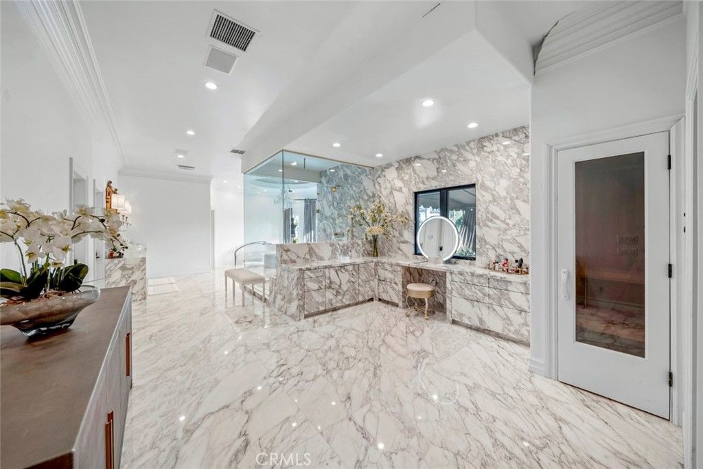 Bathroom, Interior, Marble, Marble Walls, Recessed Lighting