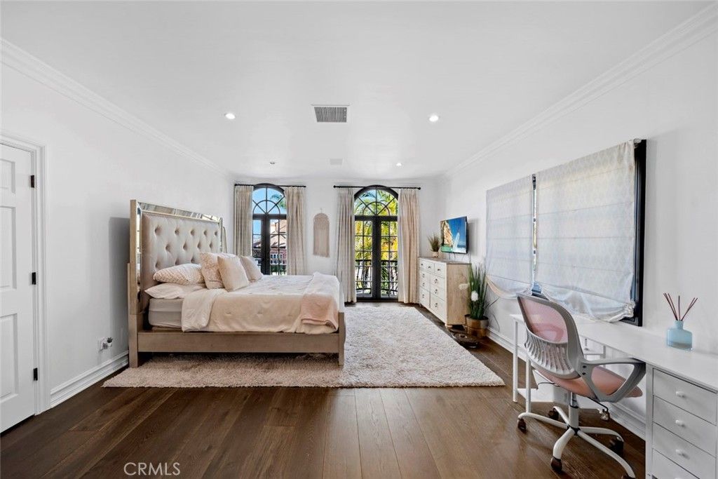 Bedroom, Home Office, Interior, Recessed Lighting, Wood Texture Flooring