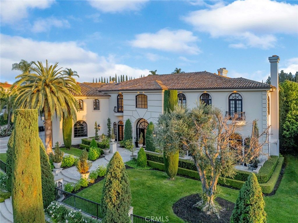 Backyard, Exterior, Facade, Mediterranean