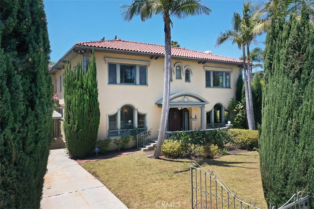 Backyard, Exterior, Facade, Mediterranean
