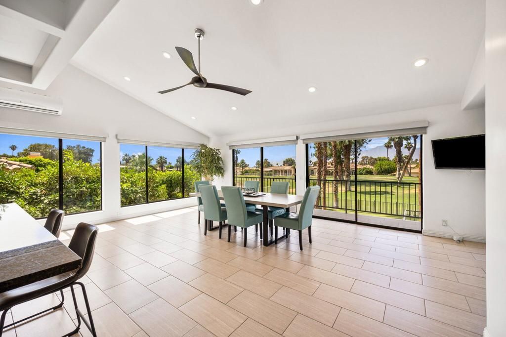 Dining room, Interior, Recessed Lighting