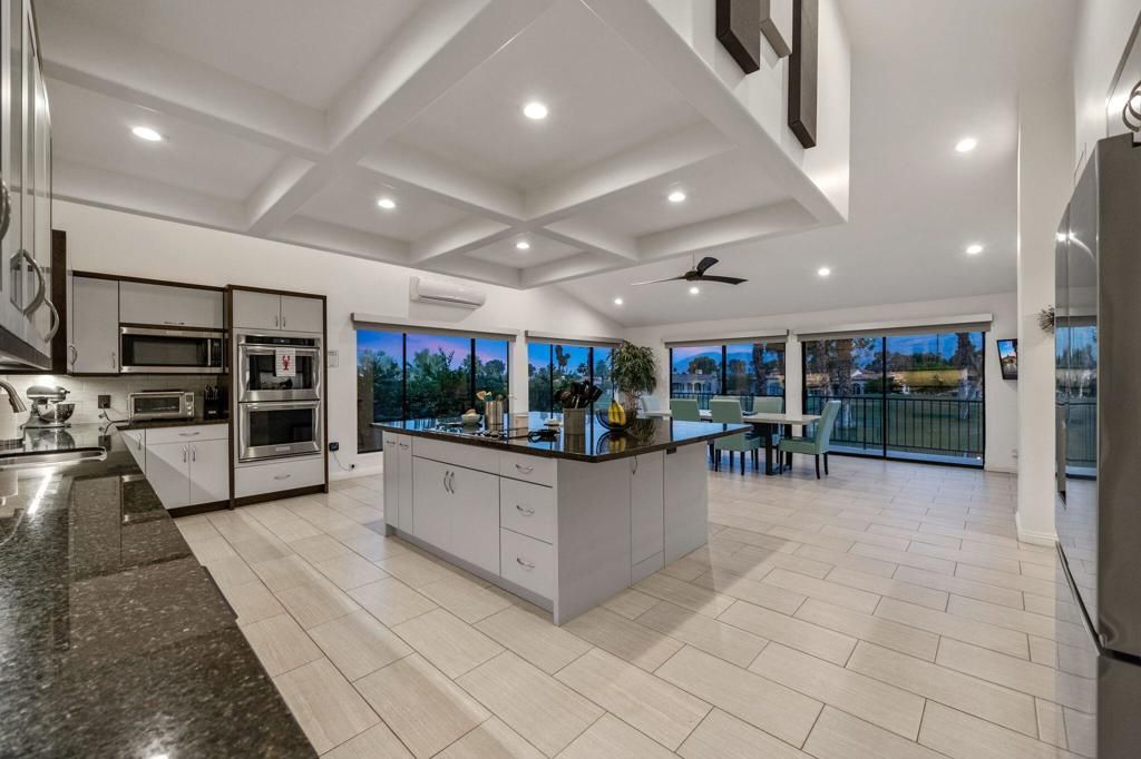 Dining room, Interior, Kitchen, Recessed Lighting, Stainless Steel Appliances