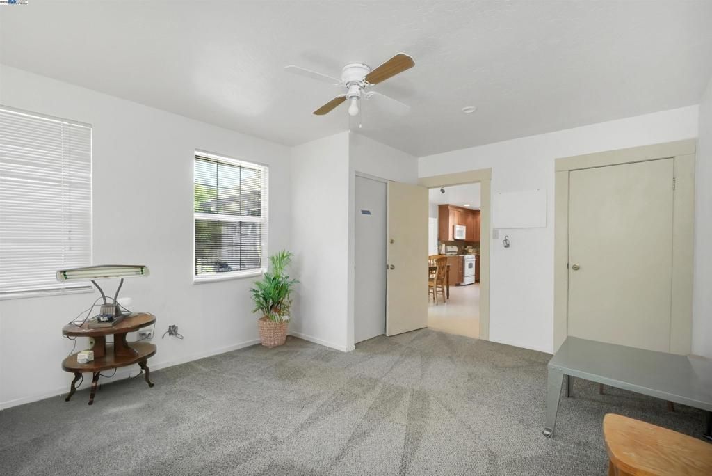 Empty room, Interior, Kitchen