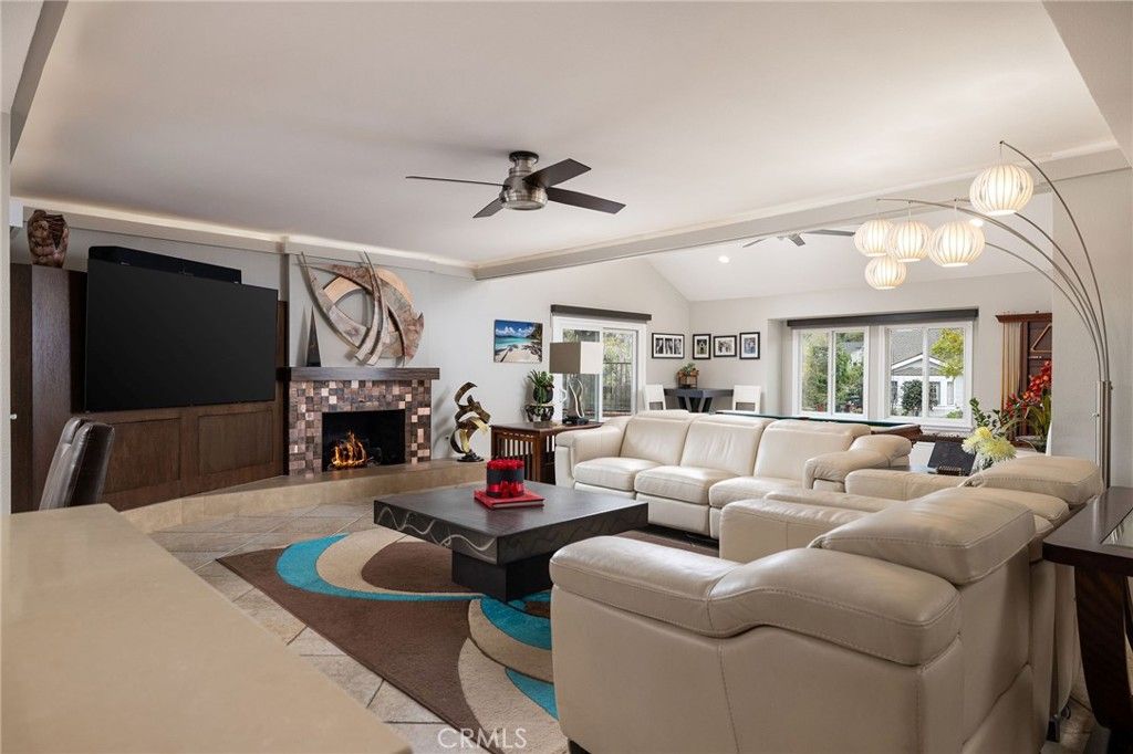 Fireplace, Interior, Living room, Pendant Lights, Recessed Lighting