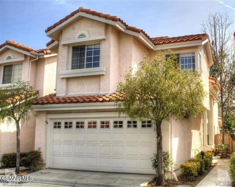 Attached, Exterior, Facade, Mediterranean