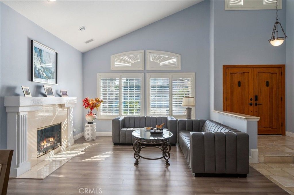 Fireplace, Interior, Living room, Pendant Lights, Recessed Lighting, Wood Texture Flooring