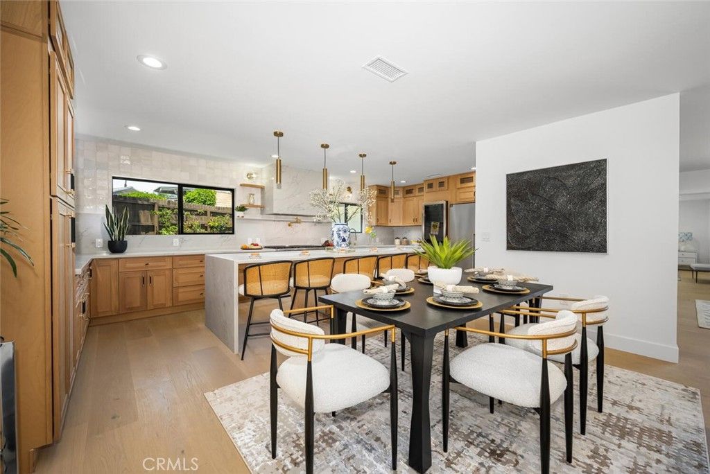 Dining room, Interior, Kitchen, Pendant Lights, Recessed Lighting, Wood Texture Flooring