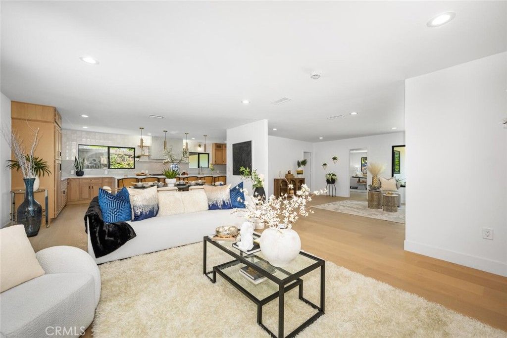Dining room, Interior, Kitchen, Living room, Pendant Lights, Recessed Lighting, Wood Texture Flooring