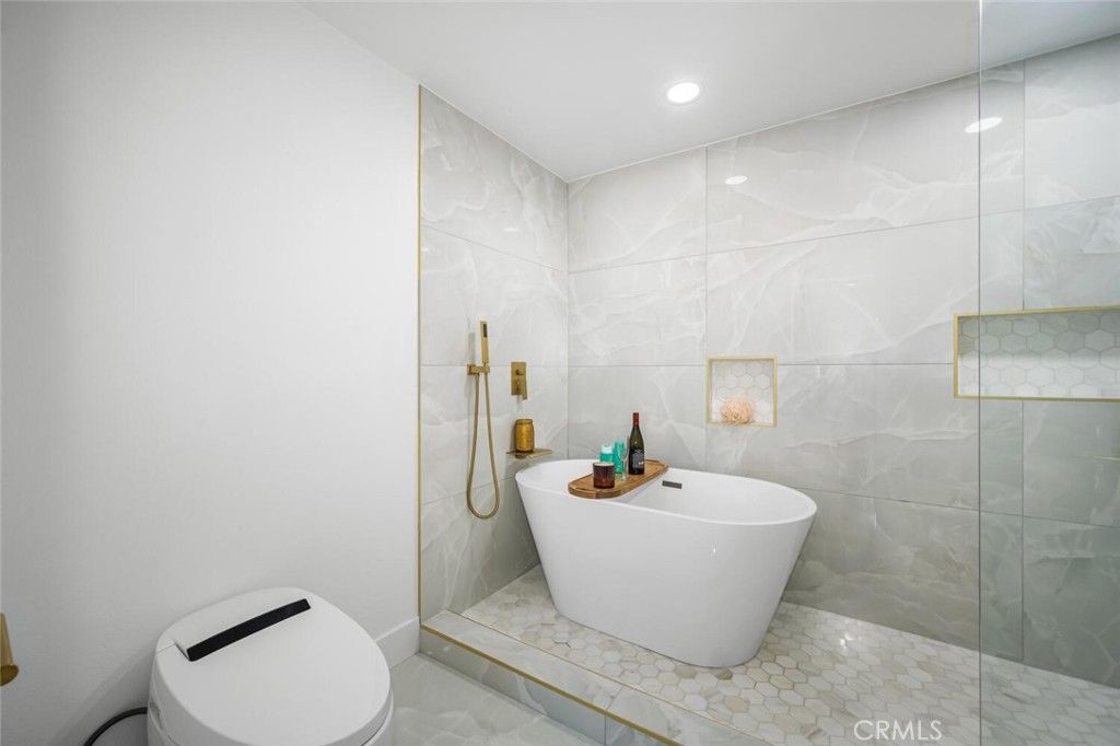 Bathroom, Free Standing Baths, Glass Shower, Interior, Recessed Lighting