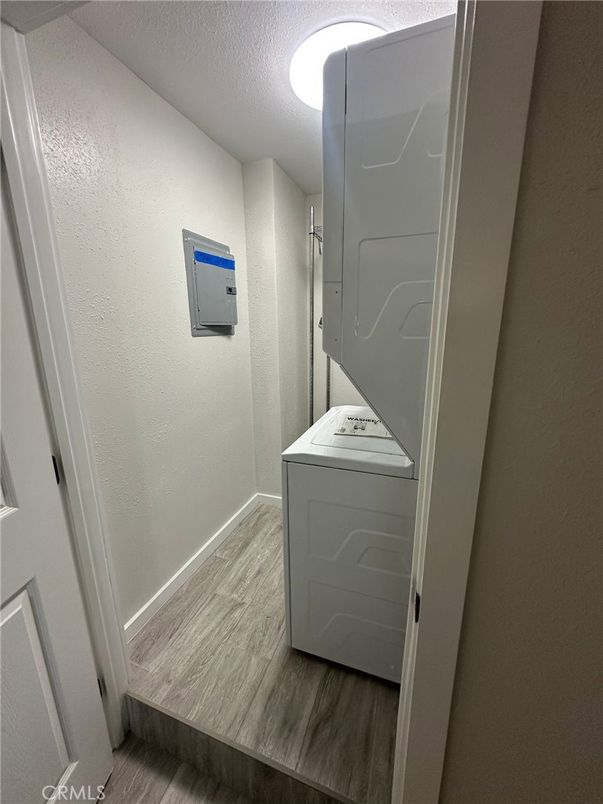 Interior, Utility Closets, Washer, Wood Texture Flooring