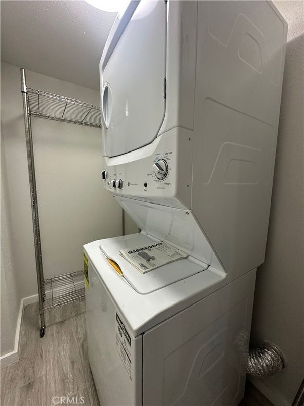 Interior, Utility Closets, Washer, Wood Texture Flooring