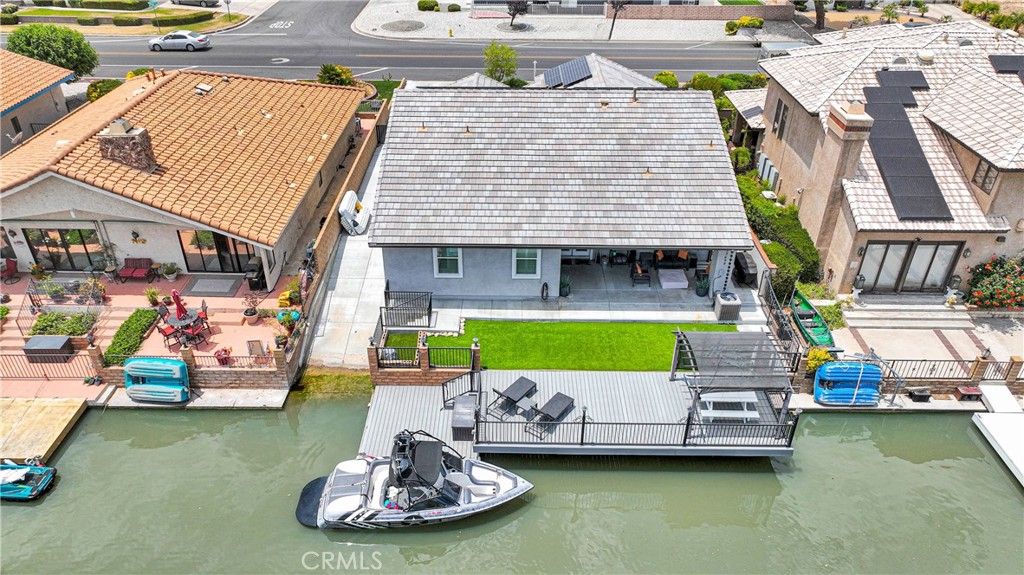 Exterior, Drone