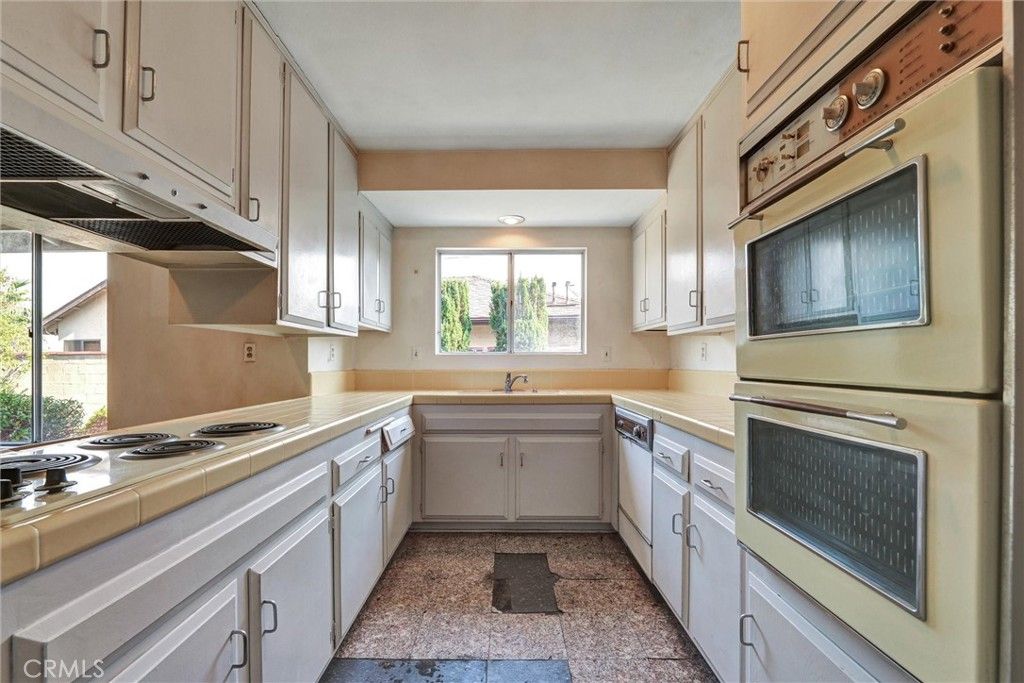 Interior, Kitchen, Tile Countertops