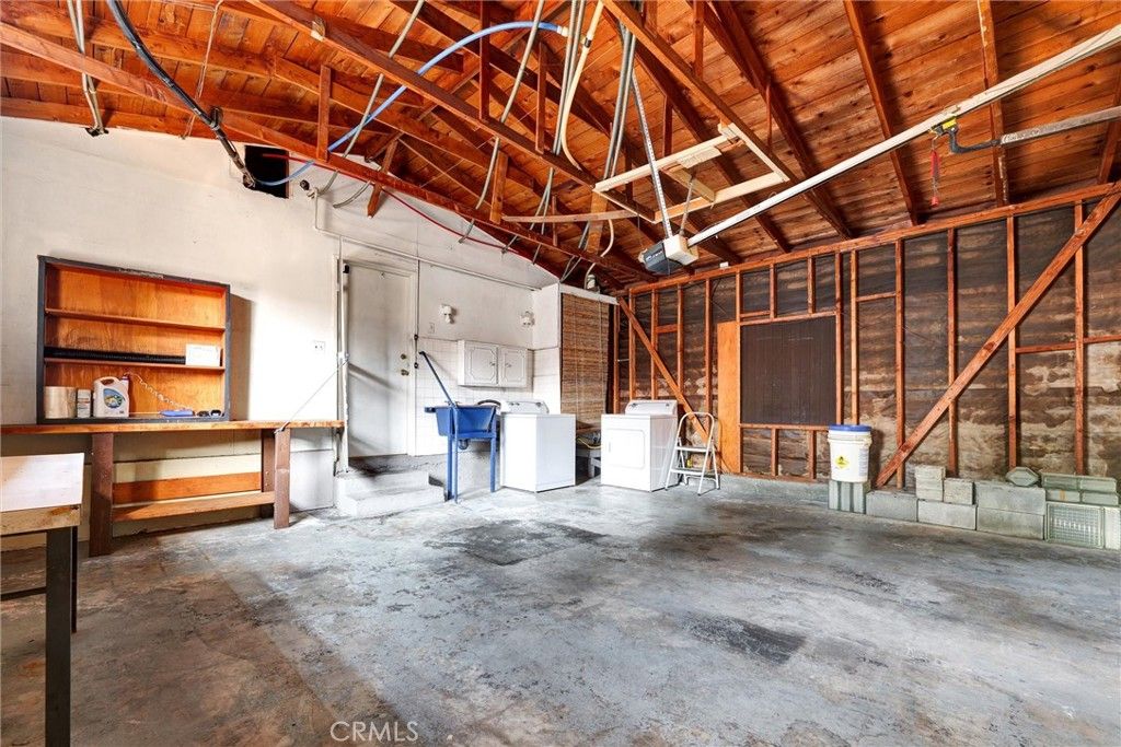 Interior, Washer, Wooden Beams, Wooden Ceilings