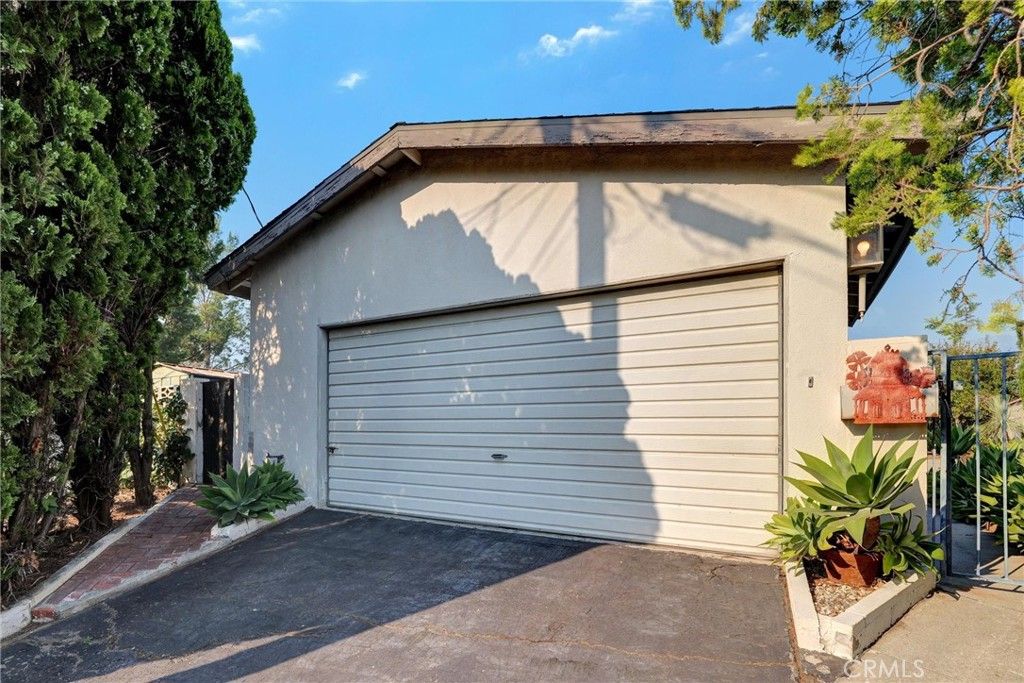 Detached Garage, Exterior
