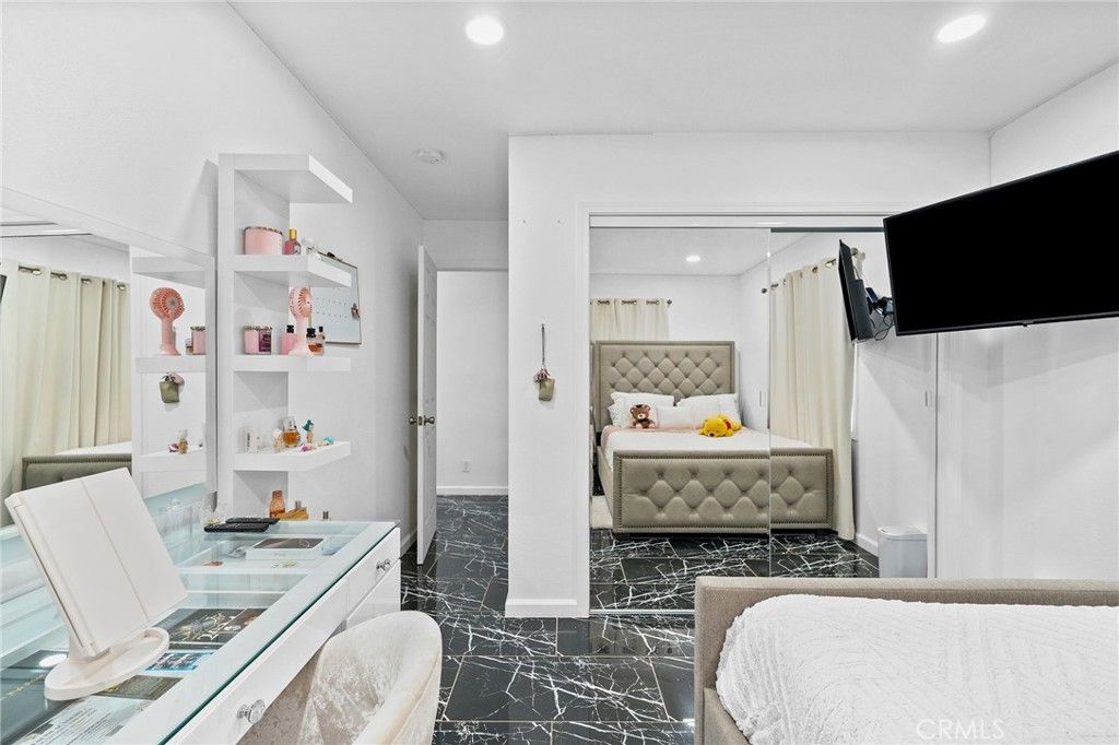 Bedroom, Interior, Marble, Recessed Lighting