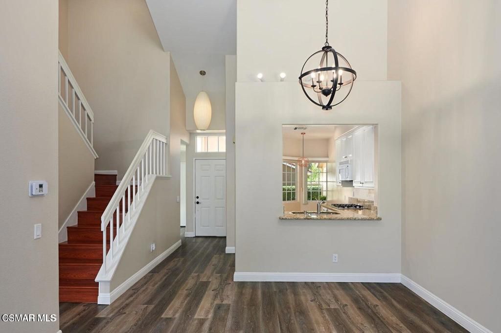Interior, Pendant Lights, Wood Texture Flooring