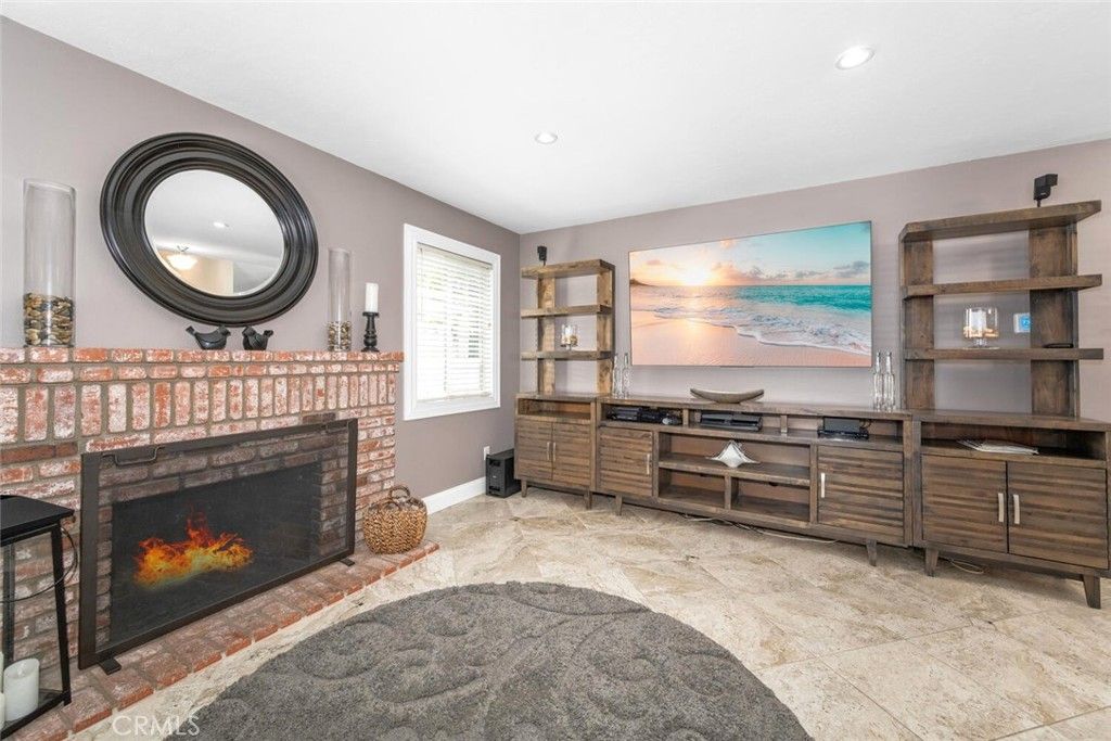 Fireplace, Interior, Recessed Lighting