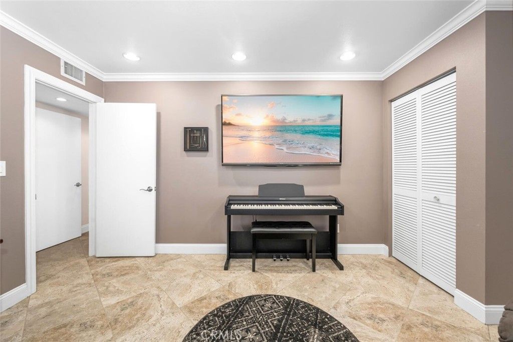 Interior, Piano, Recessed Lighting