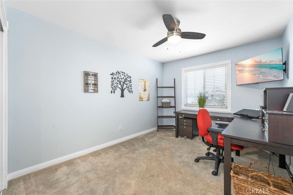 Home Office, Interior