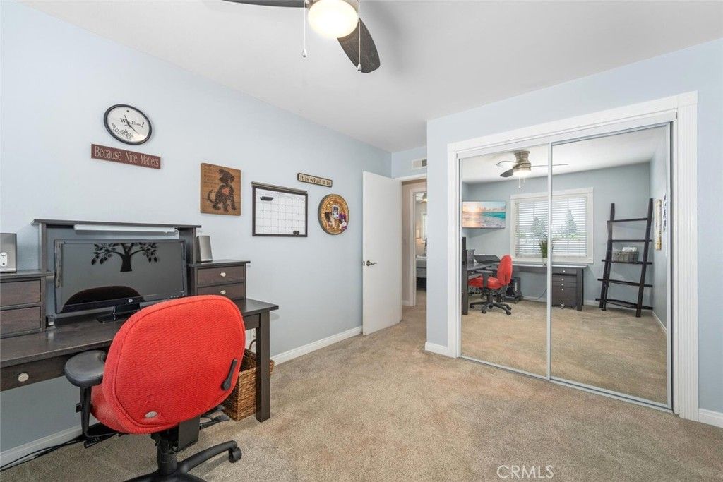 Home Office, Interior