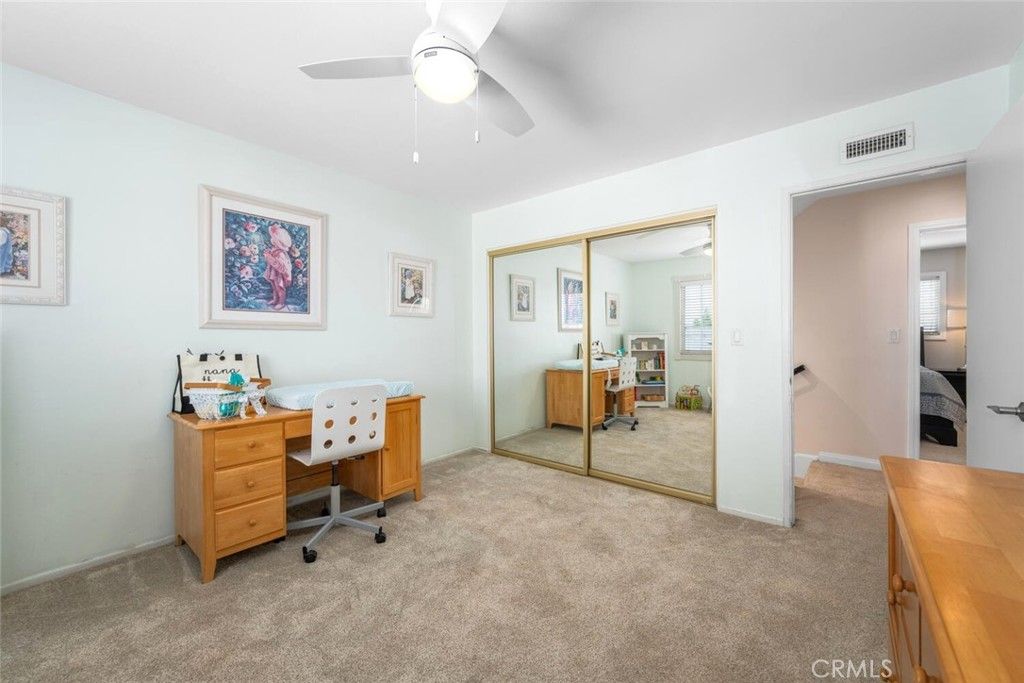 Home Office, Interior