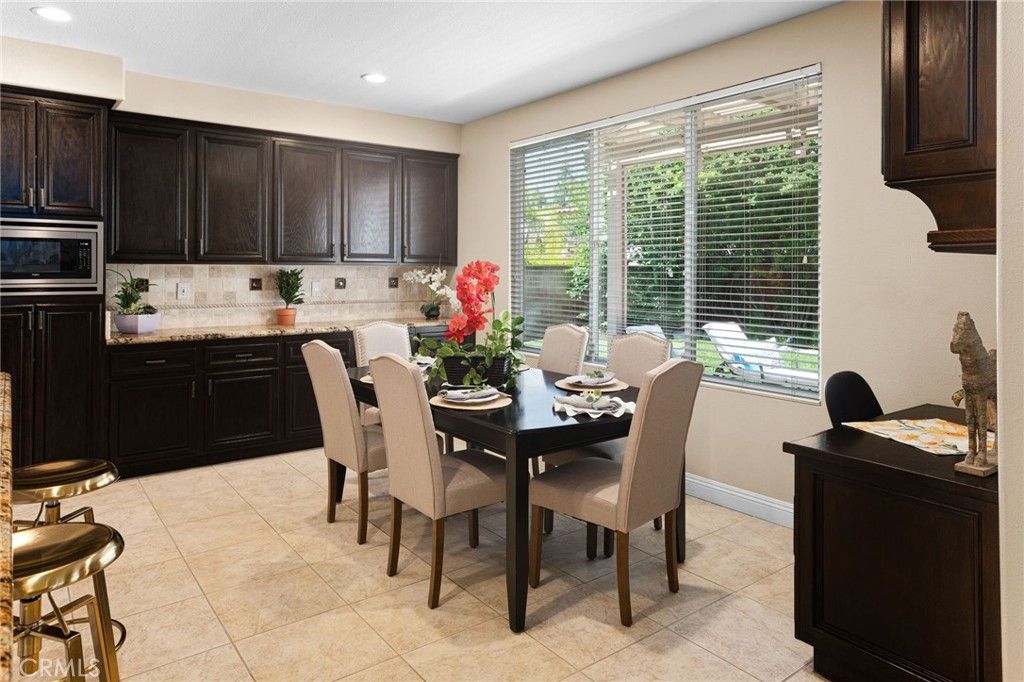 Dining room, Interior, Kitchen, Recessed Lighting