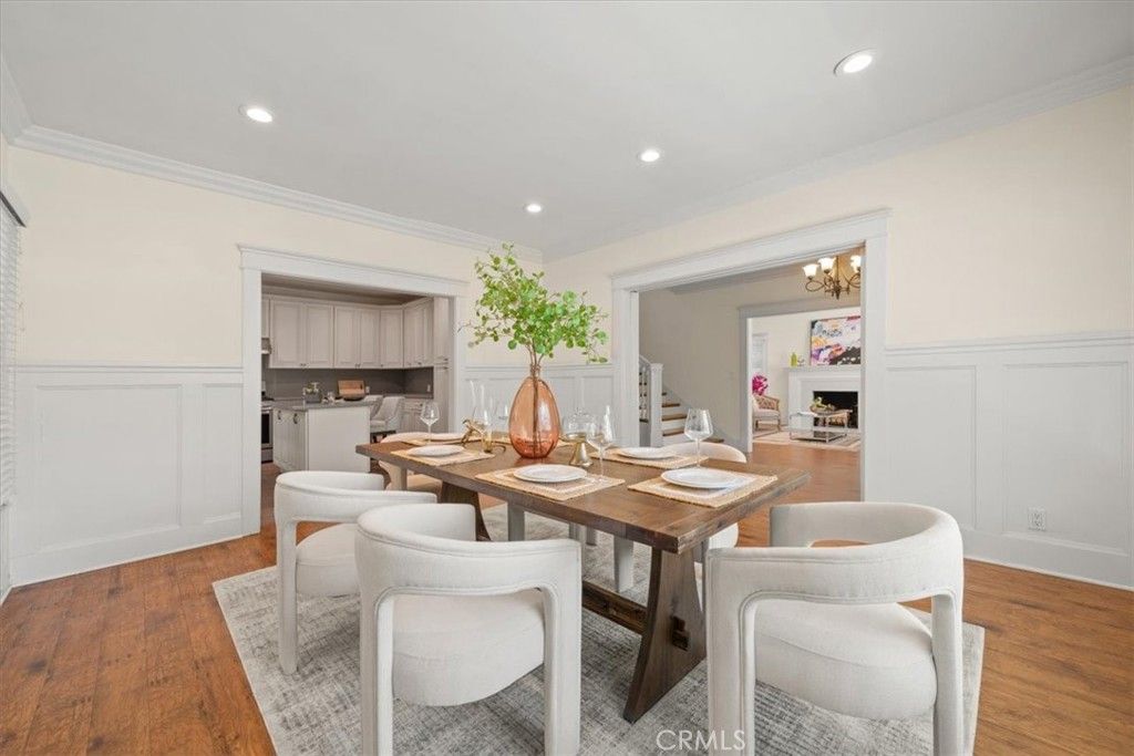 Chandelier, Dining room, Interior, Kitchen, Recessed Lighting, Wood Texture Flooring