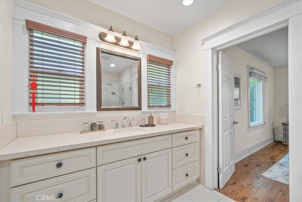 Bathroom, Interior, Recessed Lighting, Wood Texture Flooring