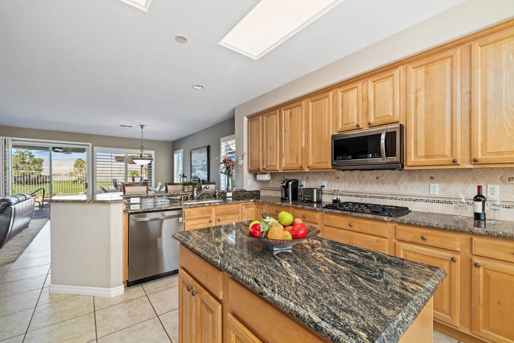 Dining room, Interior, Kitchen, Pendant Lights, Recessed Lighting, Stainless Steel Appliances
