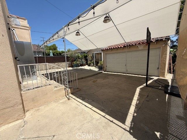 Detached Garage, Exterior