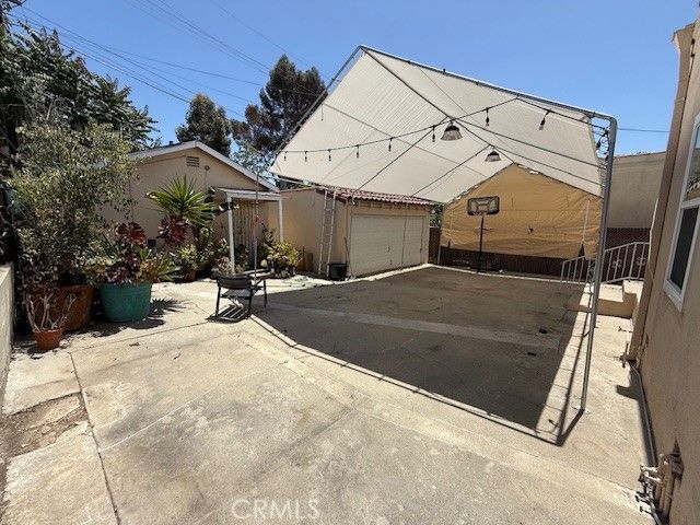 Detached Garage, Exterior