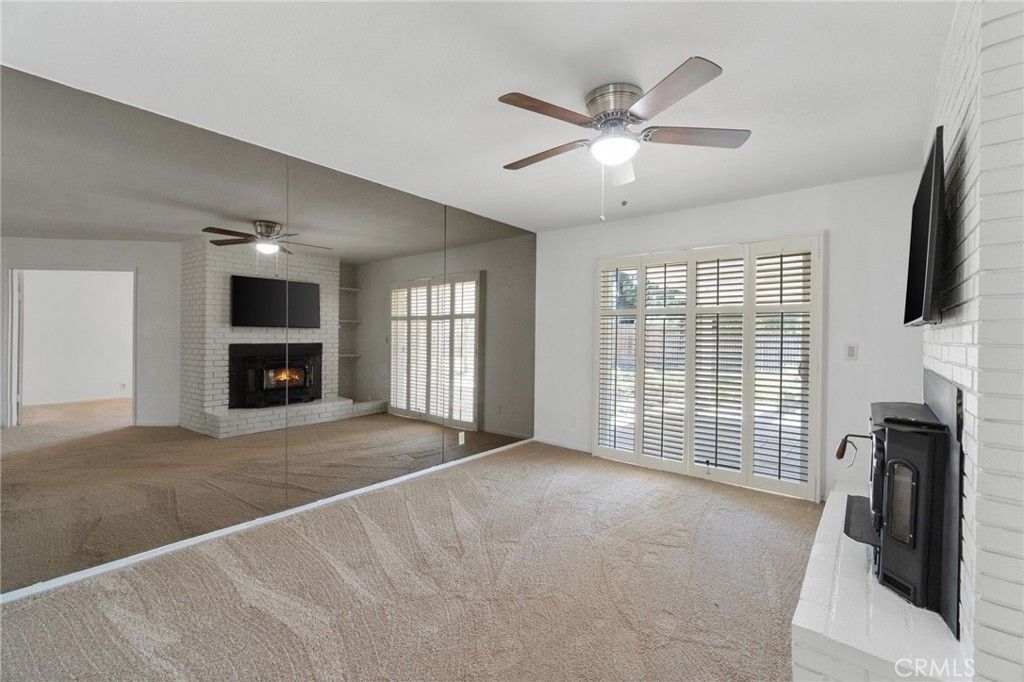 Empty room, Fireplace, Interior