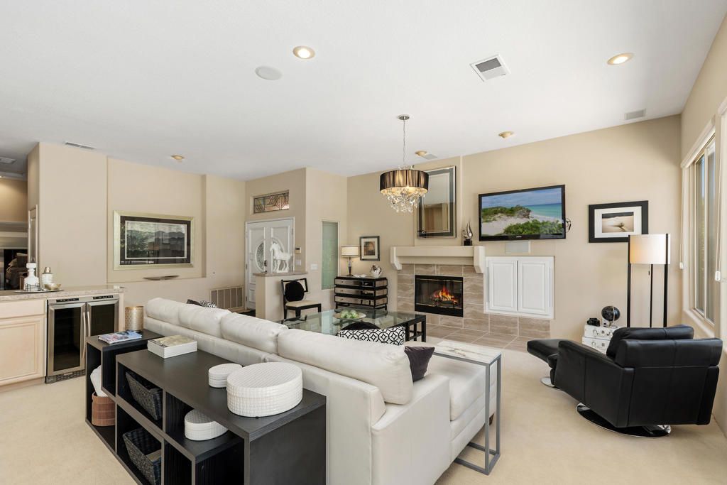 Chandelier, Fireplace, Interior, Living room, Pendant Lights, Recessed Lighting